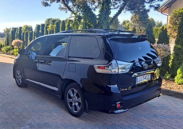 Toyota Sienna cena 169000 przebieg: 29000, rok produkcji 2020 z Łuków małe 631